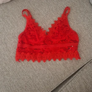 Topp - Röd spetsig topp från shein. Stl xs