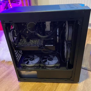 Gaming dator - Gtx 1060 3gb 16 gb ram  Ny vattenkylning Nya fläktar I5 8400 2.80GHz Pris kan diskuteras vid snabb affär 