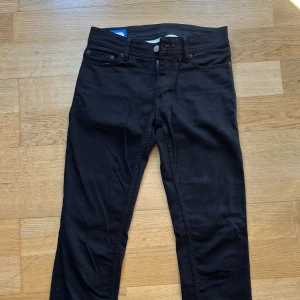 Svarta Acne Studios jeans - Aldrig använda W28 längd 32 Svarta Raka ben