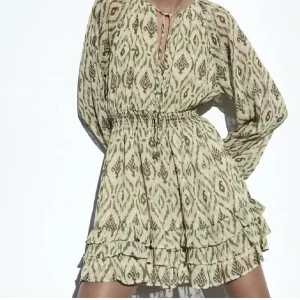 Zara klänning - Använd en gång. 