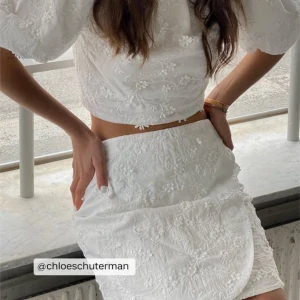 Nakd set chloe schutterman - Superfint set från nakd toppen är i 34 och kjolen 38 men skulle säga att det passar 34/36 🤍