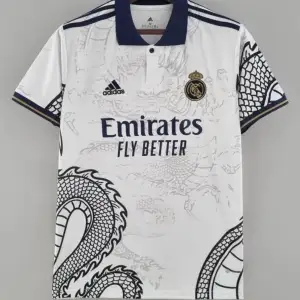 Limited edition real Madrid tröja🔥 Bra skick knappt använd✅ Pris kan diskuteras 💰   På