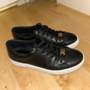 Svarta Michael Kors skor - Bra skick  Storlek 38