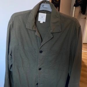 Overshirt/vår jacka - Grym overshirt/vårjacka från HM som jag använt mycket men som nu är för liten.