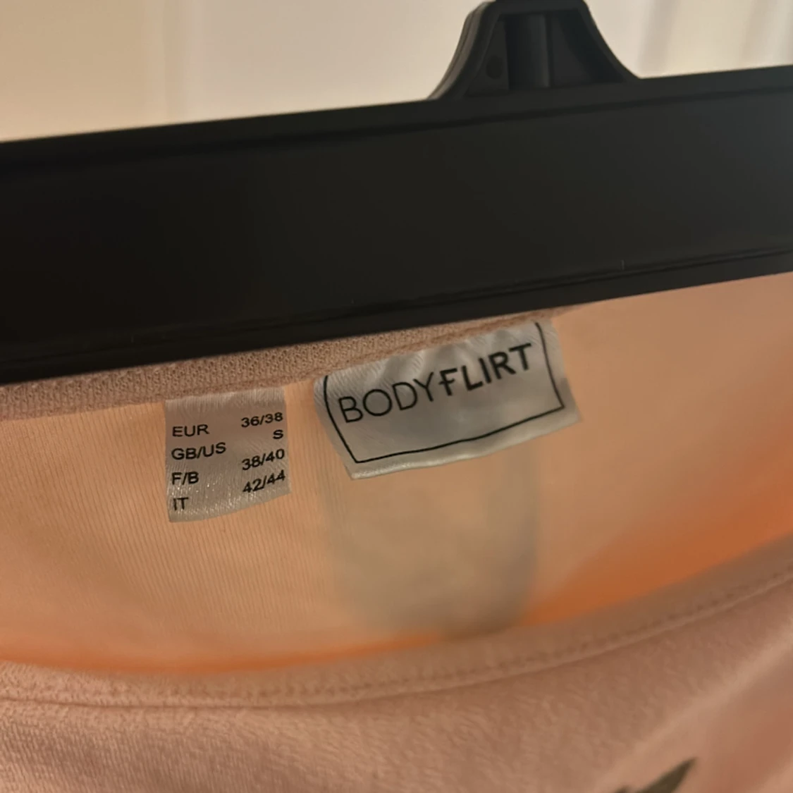 Rosa klänning ifrån bodyflirt st 36-38 - 91