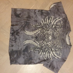 Drainer oversised tröja - Denna tröja skulle passa alla stolekar eftersom den är oversised. Jag har andvänt den ksk 2 gånger så den e i nytt skick. Dma om du har frågor och priset kan diskuteras🤭