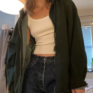 Brandy kofta - Populära brandy koftan i oversize, så skön och kan ha med allt 😍knappt använd!