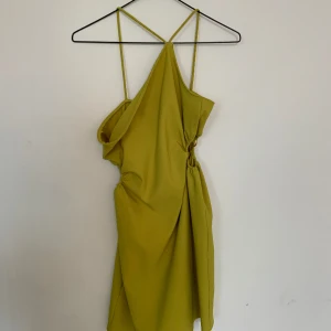 Klänning från Gina Tricot - Storlek 36