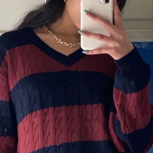Brandy Melville Nikki Sweater - Nikki Sweater Oversized Varm, mindre använd🌸