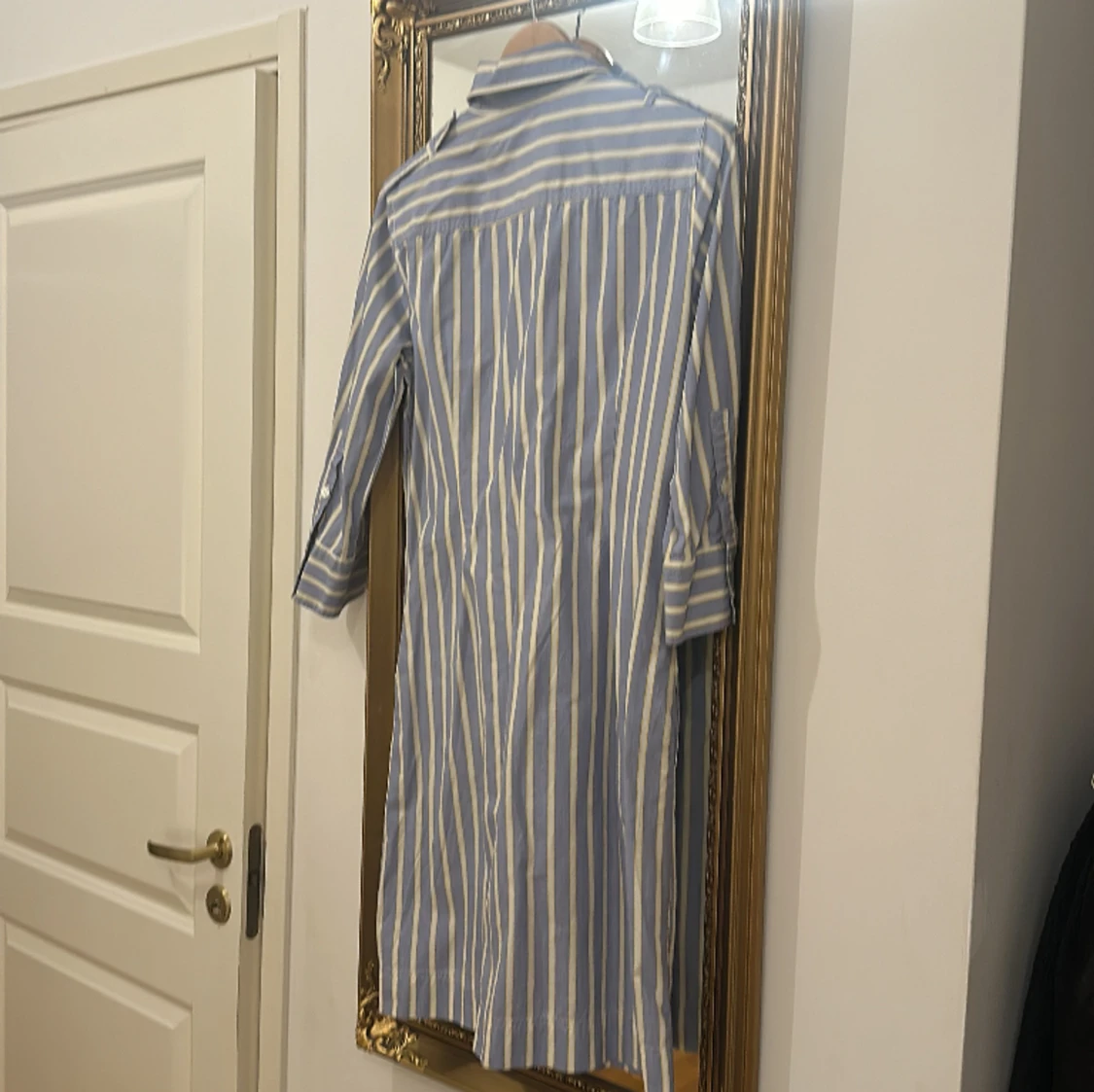 Skjortklänning i blått,gult och vitt!  - 90