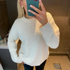 Stickad tröja  - Jättefin stickad tröja från nakd🤍