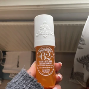 Sol de Janeiro mist  - Köpt för ett tag sedan men sträcker mig aldrig efter den. Lite använd(bild 2).