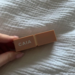 Caia läppstift - Färgen honey elixir