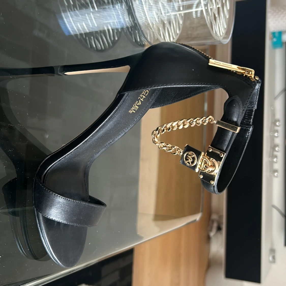 Nya Michael Kors högklackade sandaler  - 91