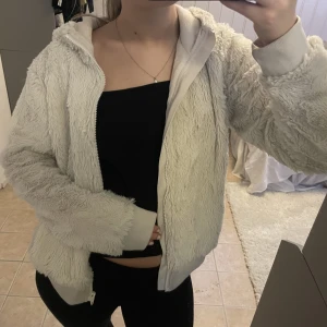 Fluffig zip up kofta💓 - Kommer ej till användning 💓