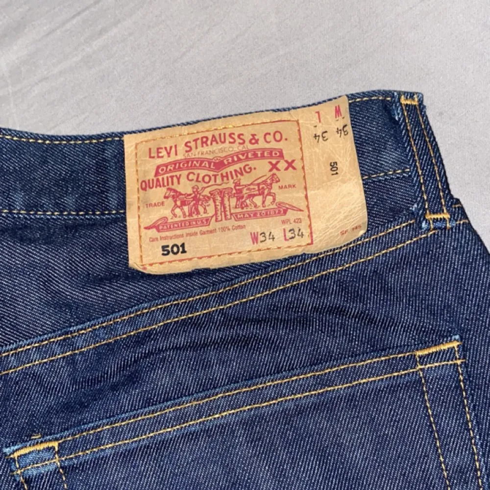 Skick: 9/10, inte tecken på användning. Jeans & Byxor.