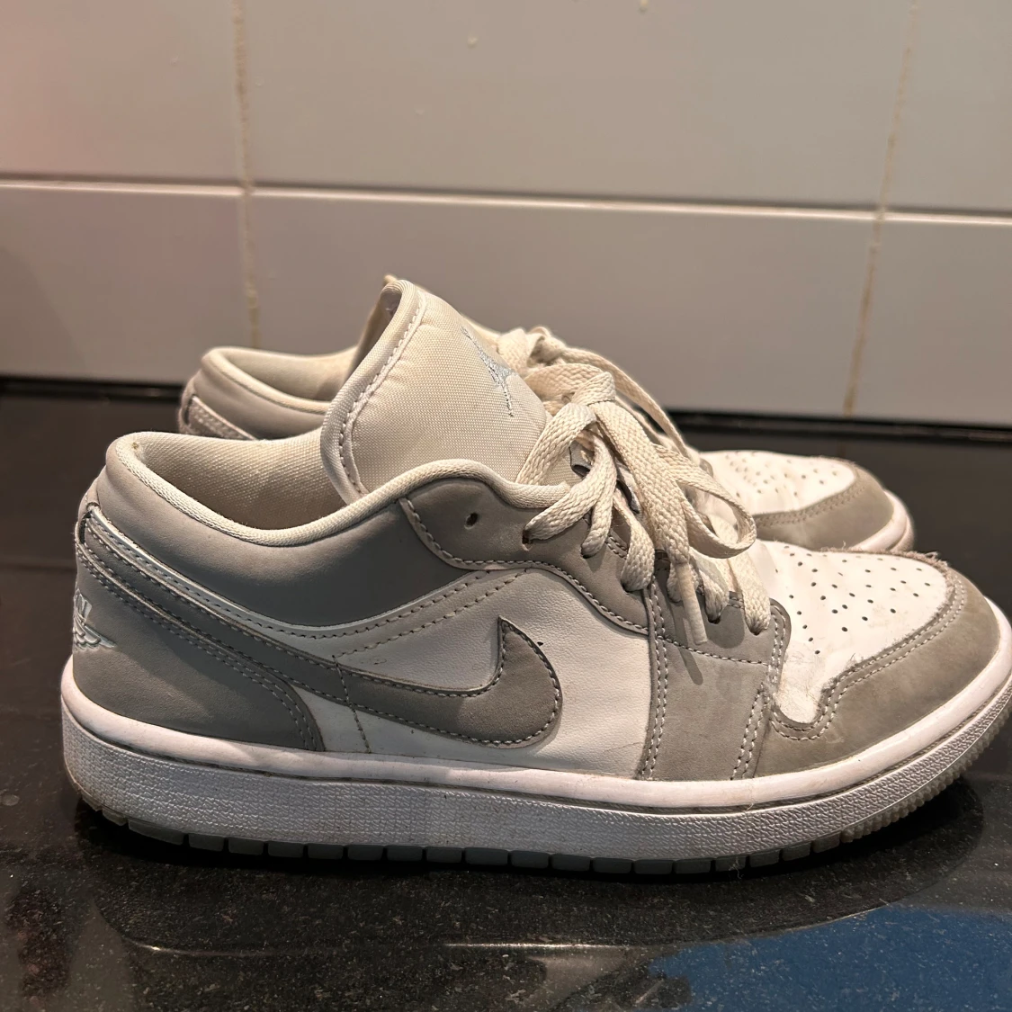 Jordan 1 low Wolf Grey