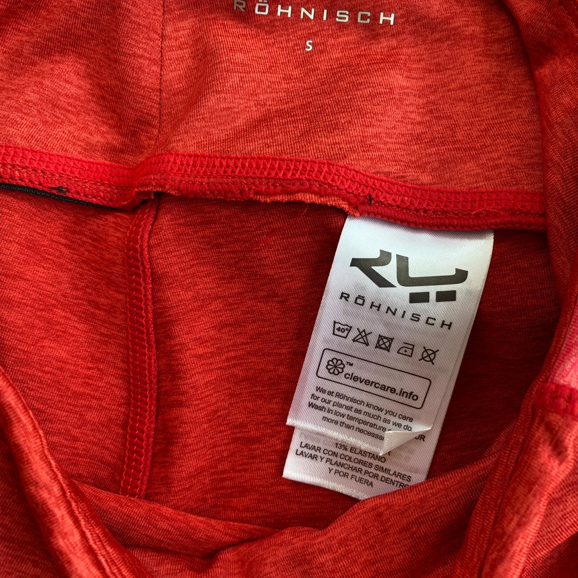 Nya röda träningstights från Röhnisch i strl S. - 91