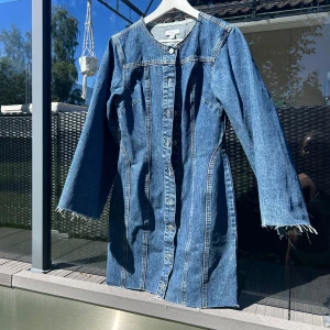 Jeansklänning Topshop - Oanvänd! Poppis klänning ☺️ hör av er!