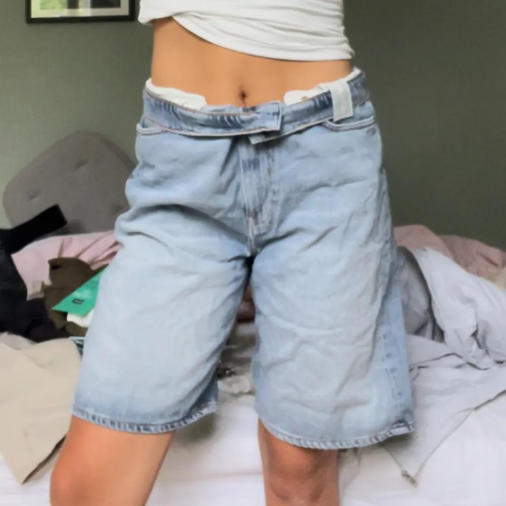 Jeansshorts från Arket, strl 30!!! Jättesnygg tvätt💿. Shorts.