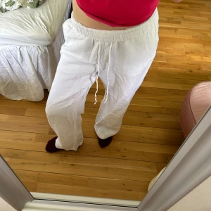 Linnebyxor  - Linnebyxor som är en aning förstora  för mig 🫶🏻