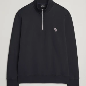 Paul Smith Half-Zip tröja (Svart) - Snygg halfzip av märket Paul Smith. Nypris 1899kr