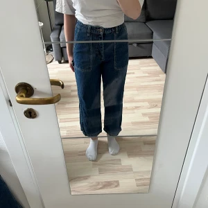 Jeans Monki - Snygga Jeans från Monki. High Waisted; säljes då de tyvärr inte kommer till användning. Strl 24, från Monki 