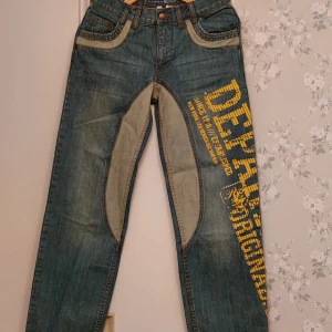 Jeans för pojkar  - Trendiga jeans för tonåring.  Ny utan prislapp. Mycket bra skick. 
