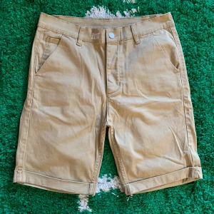 Sweet SKTBS shorts - Sköna Sweet SKTBS shorts med lite stretch i. Uppskattat skick 9/10. Skicka ett meddelande innan köp!