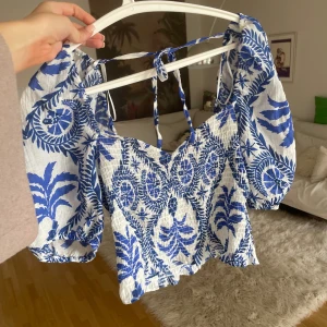 Hm topp - Säljer denn apopulära toppen från hm i super bra skick!