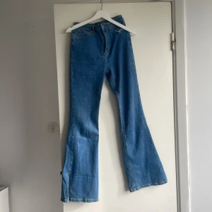 Jeans  - Jeans byxa har haft på mig två , eller tre gånger. 
