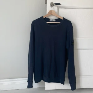 Stone Island sweatshirt - Storlek L Köpt i London hos officiell Stone Island store år 2021.  Skick 8/10 