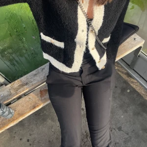 Kofta  - Super fin kofta i stolek xs. Helt i nysick ❤️🥰köptes för 500kr. Priset kan diskuteras vid snabb affär 