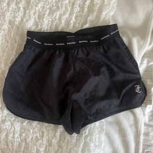 Juicy couture träningsshorts  - Träningsshorts från Juicy couture💗