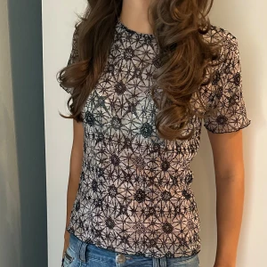 Cool topp - Säljer denna super coola toppen då den inte kommer till användning!💕