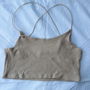 Linne/croptop - Köpt från nakd, använd! 