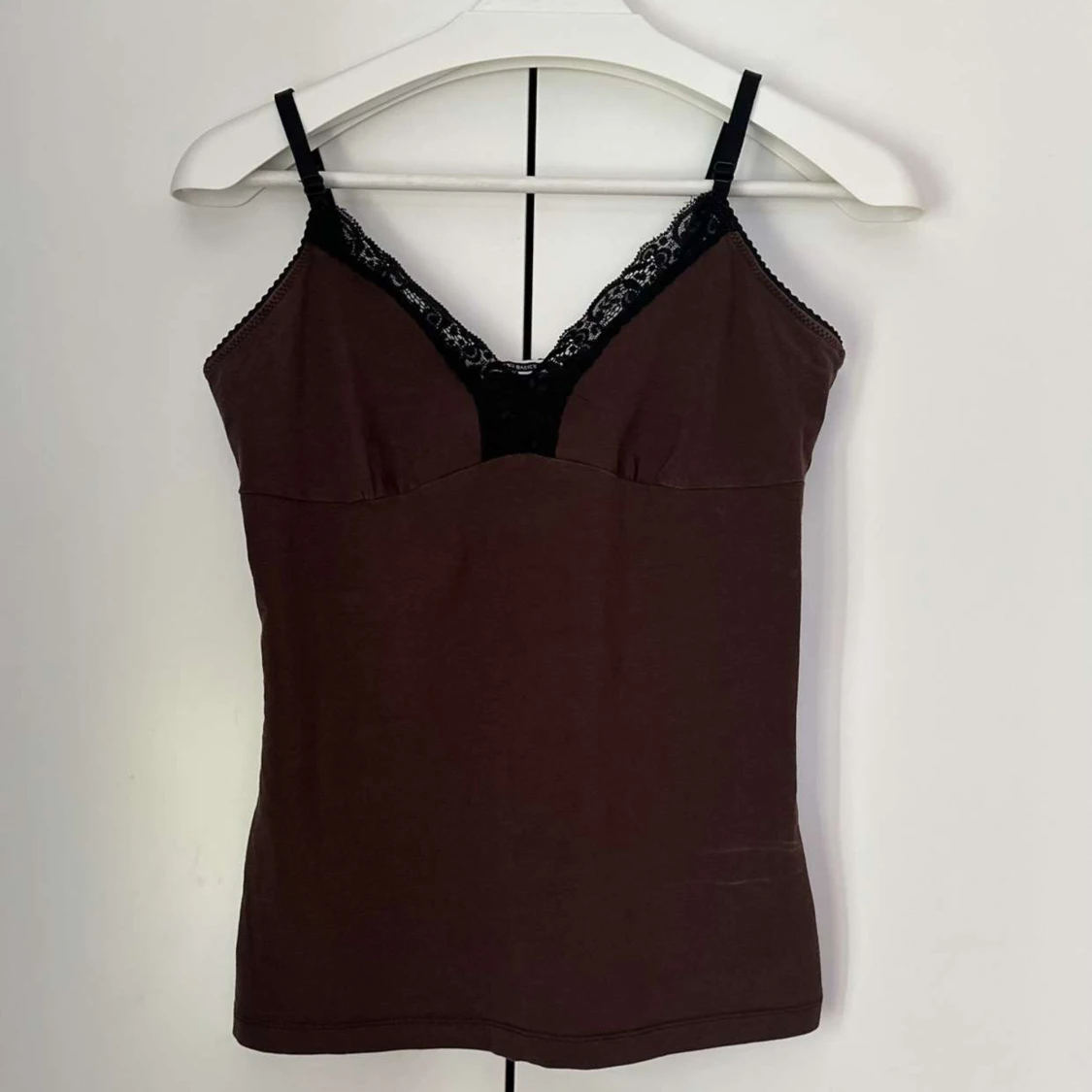 Brunt spetslinne - 90