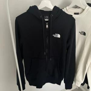 The North Face kofta - Helt ny använd bara 1-2 gånger helt felfri  Storlek:Xs Pris kan diskuteras.