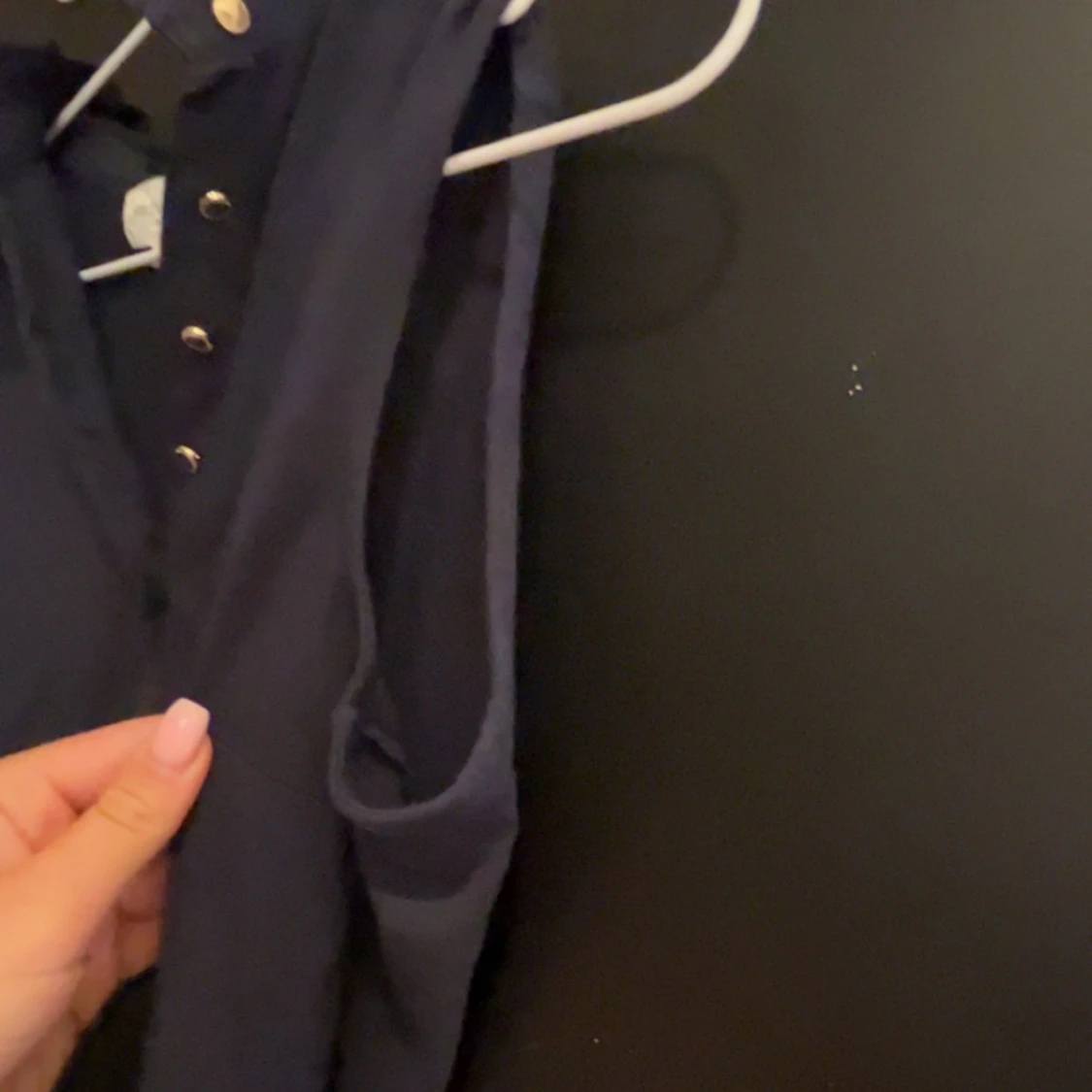 Mörkblå tröja  - 91