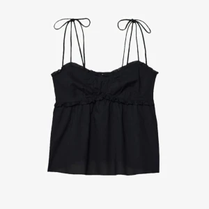 Svart topp - Svart topp!! Jättefin och i nyskick🥳🥳❤️💘🙏