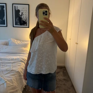 Topp - Jättefint skick 🩷Supersöt prickig och glittrig topp!