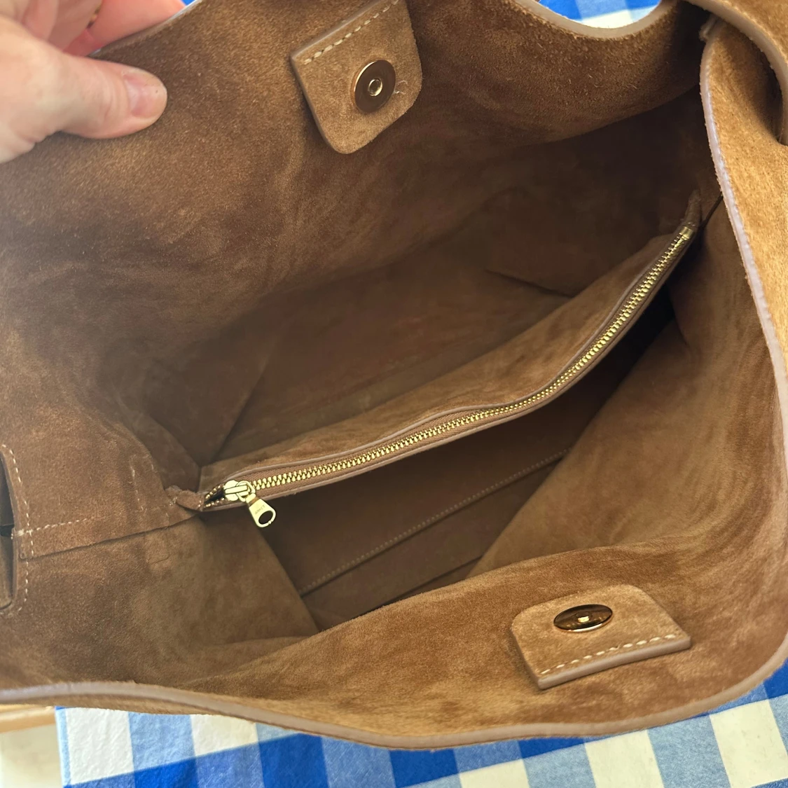 Arket mocka väska slutsåld  - 93