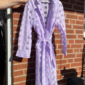 Ny lila vacker tunn kappa. Strl 2XL XXL - Se bilder :)