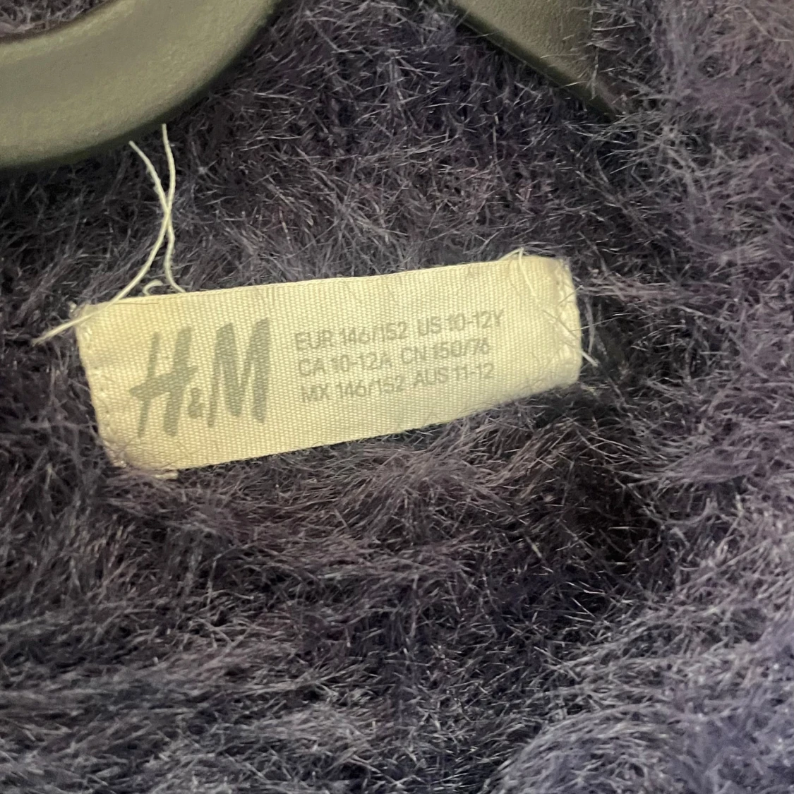 Mörkgrå fluffig tröja från H&M - 91