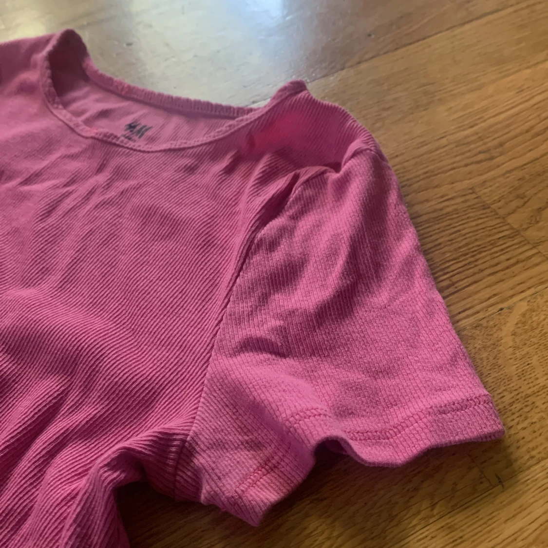 Ljusrosa tight kortärmad t-shirt  - 93