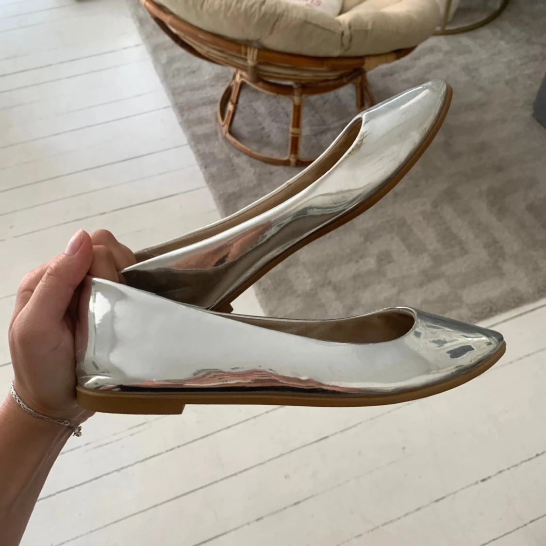 Silvriga ballerinaskor - 90