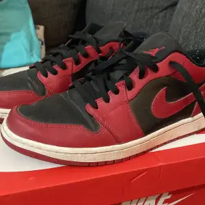 Jordan 1 lows storlek 44.5