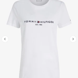 Tommy hilfiger t-shirt - Nypris var 600, använd 2 ggr💓