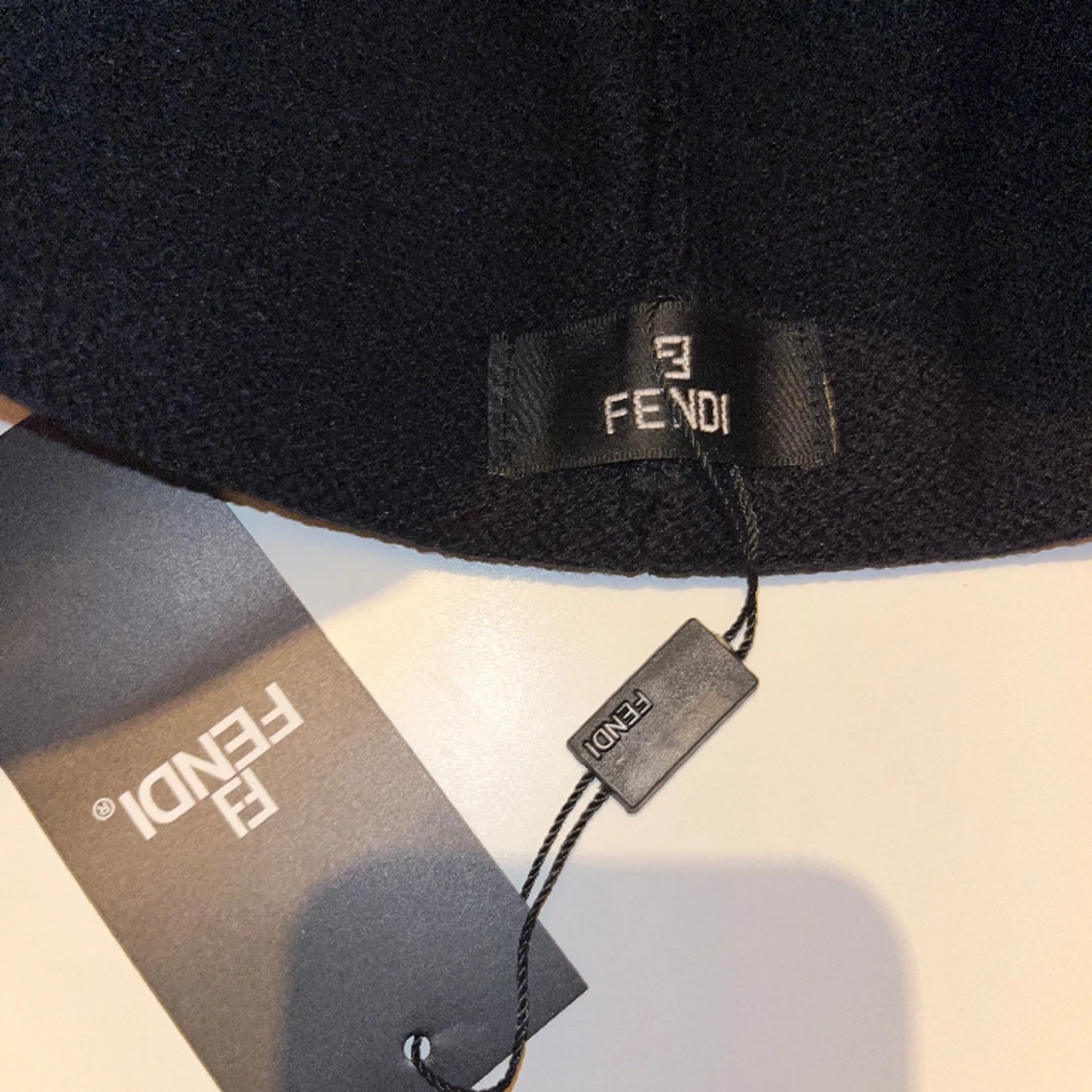 Fendi Mössa - 90