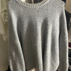 Tröja  - Jätte mysig tröja från bikbok, knappt använd säljer pga att den inte kommer till användning❤️ storlek XL men sitter bra pä mig som har M/L